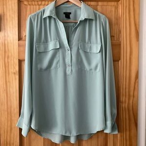 Ann Taylor Factory blouse mint sage green sz M